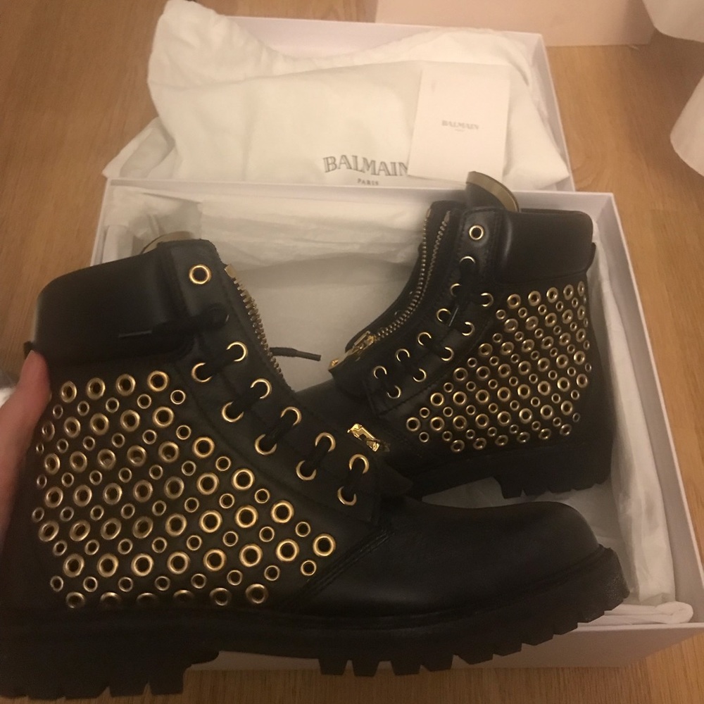 *SOLD SOLD* Authentic Balmain Combat Boots